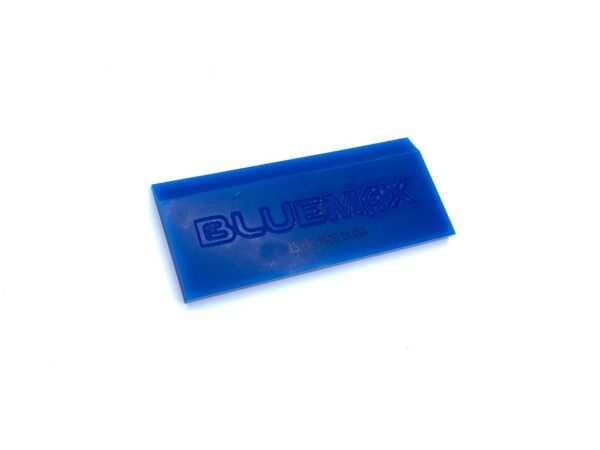 A blue plastic bar with the word " bluemax ".